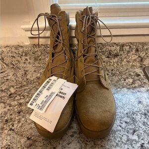 Hot Weather Army Combat Boots Coyote Men's size 7.5W